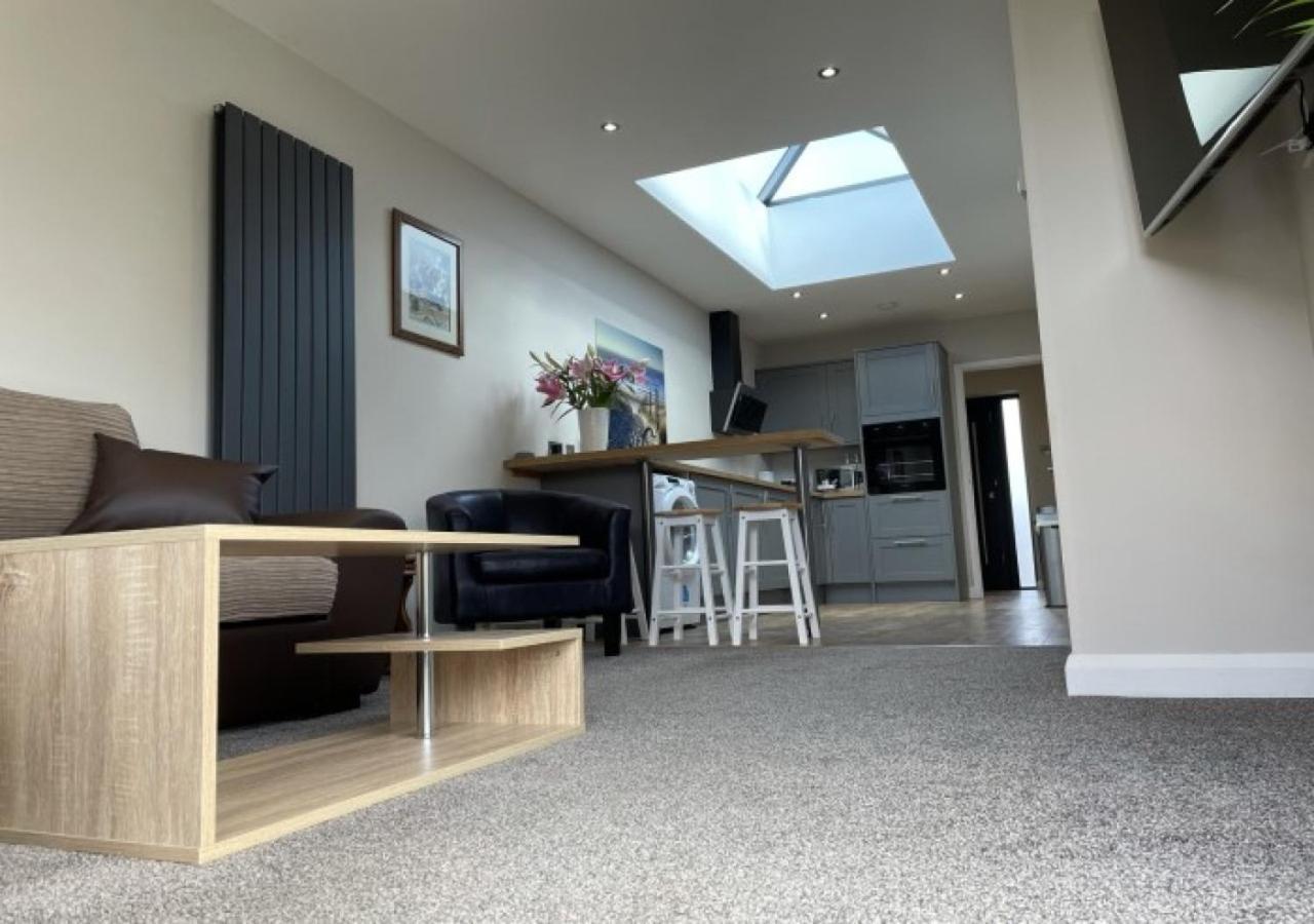 The Annexe - Pagham Apartment Exterior photo